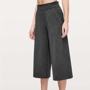 Lululemon Hello Sunday Crop *20”